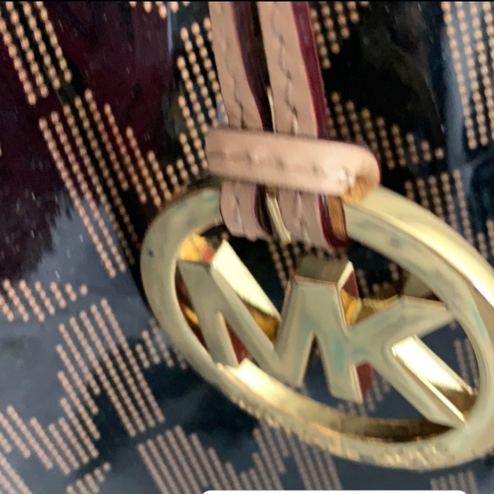 Michael kors purse - Picture 4 of 6